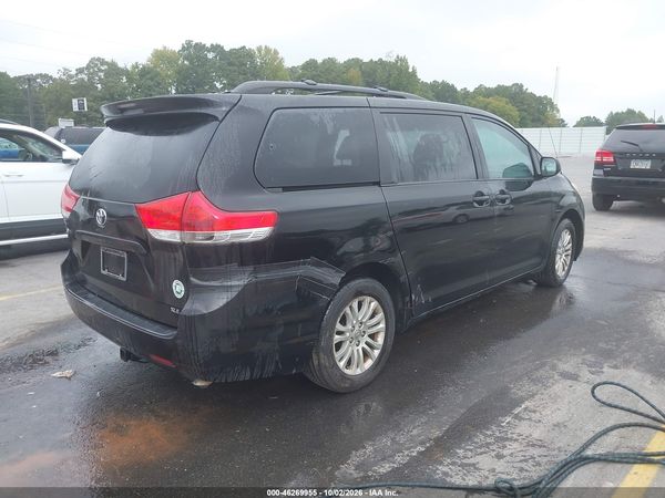 2012 TOYOTA SIENNA XLE V6 8 PASSENGER — I4