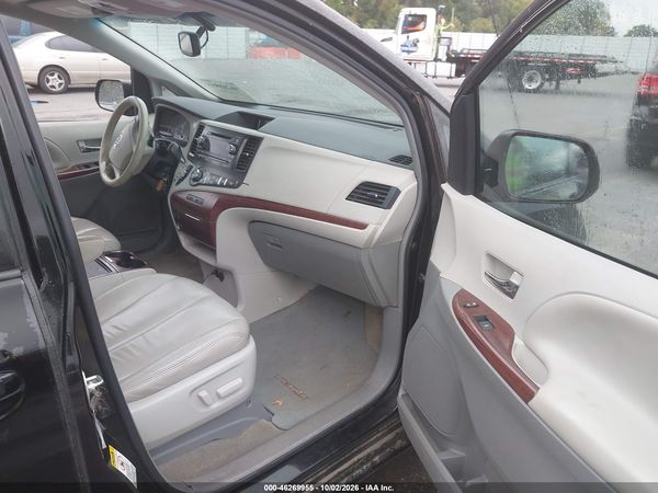 2012 TOYOTA SIENNA XLE V6 8 PASSENGER — I5