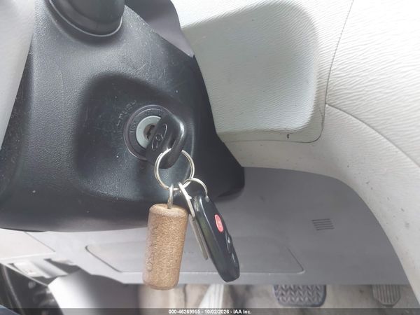2012 TOYOTA SIENNA XLE V6 8 PASSENGER — I11