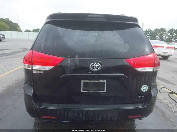 2012 TOYOTA SIENNA XLE V6 8 PASSENGER — I119