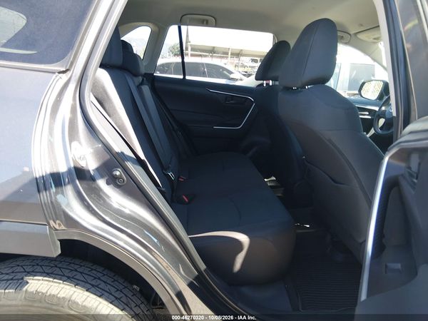 2025 TOYOTA RAV4 LE — I8