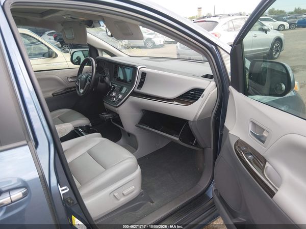 2015 TOYOTA SIENNA XLE 8 PASSENGER — I5