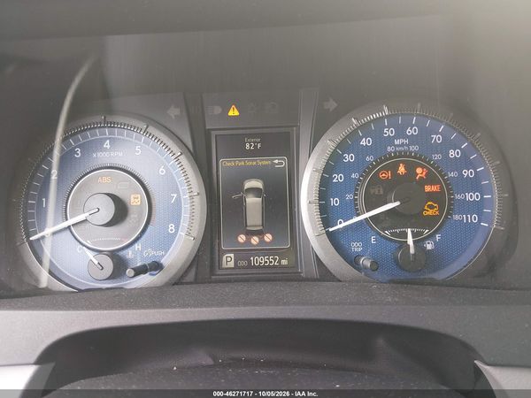 2015 TOYOTA SIENNA XLE 8 PASSENGER — I7