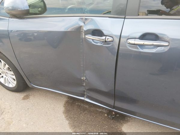 2015 TOYOTA SIENNA XLE 8 PASSENGER — I152