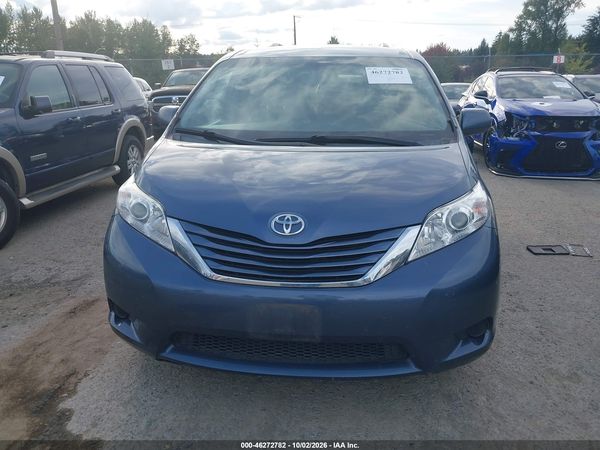 2015 TOYOTA SIENNA LE 8 PASSENGER — I115