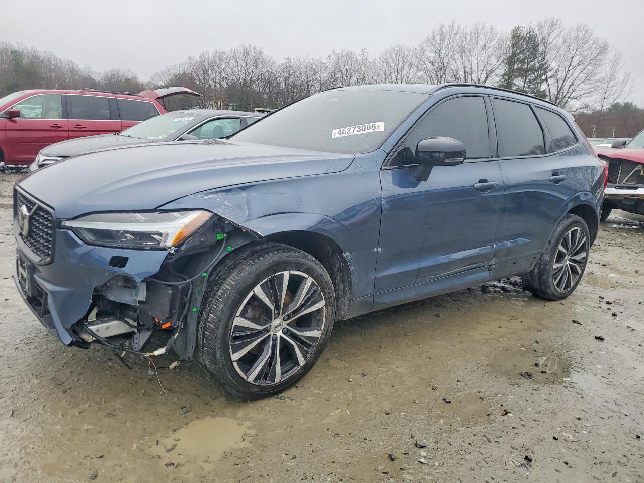 2023 VOLVO XC60 Plus Dark