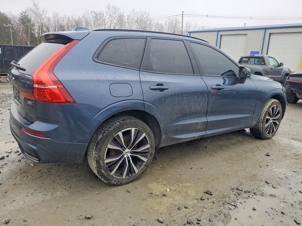 2023 VOLVO XC60 Plus Dark
