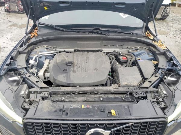 2023 VOLVO XC60 Plus Dark