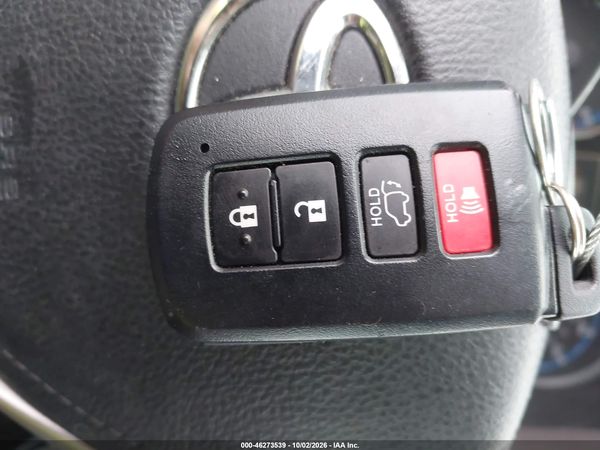 2017 TOYOTA RAV4 LIMITED — I11