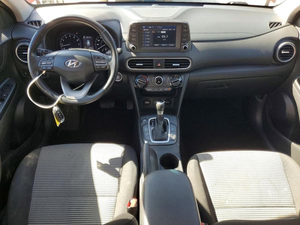 2018 HYUNDAI KONA SEL with Tech Pkg