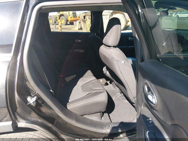 2019 JEEP CHEROKEE LATITUDE 4X4 — I8