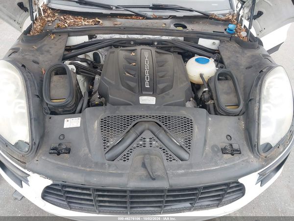 2015 PORSCHE MACAN S — I10
