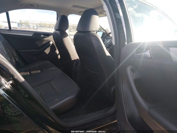 2017 VOLKSWAGEN JETTA 1.4T SE — I8