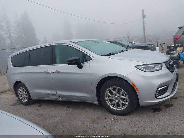 2024 CHRYSLER PACIFICA TOURING L — I116