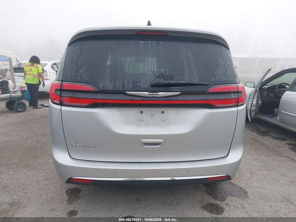 2024 CHRYSLER PACIFICA TOURING L — I119