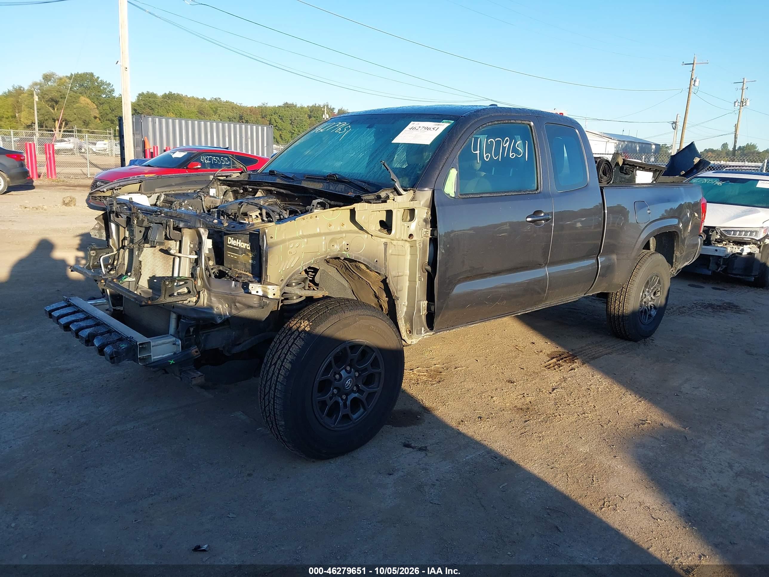2016 TOYOTA TACOMA SR — I2