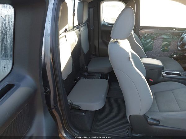 2016 TOYOTA TACOMA SR — I8