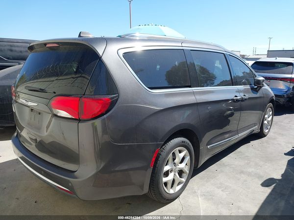 2020 CHRYSLER PACIFICA TOURING L — I4