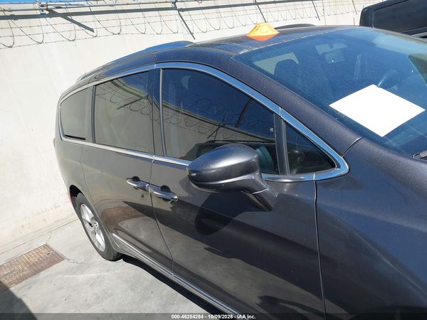 2020 CHRYSLER PACIFICA TOURING L — I116