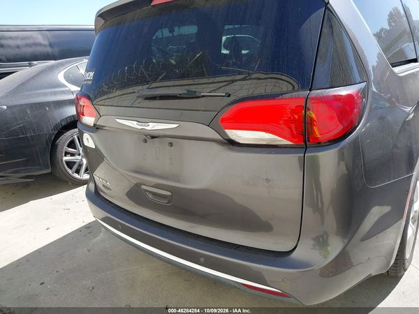 2020 CHRYSLER PACIFICA TOURING L — I119