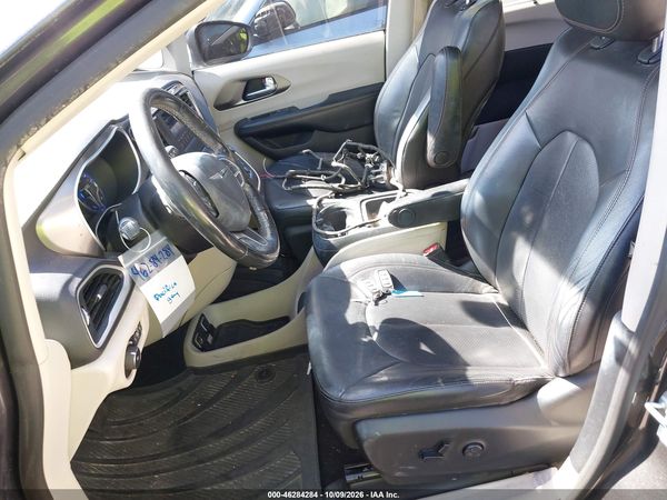 2020 CHRYSLER PACIFICA TOURING L — I153