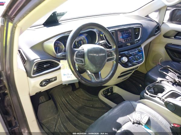 2020 CHRYSLER PACIFICA TOURING L — I154