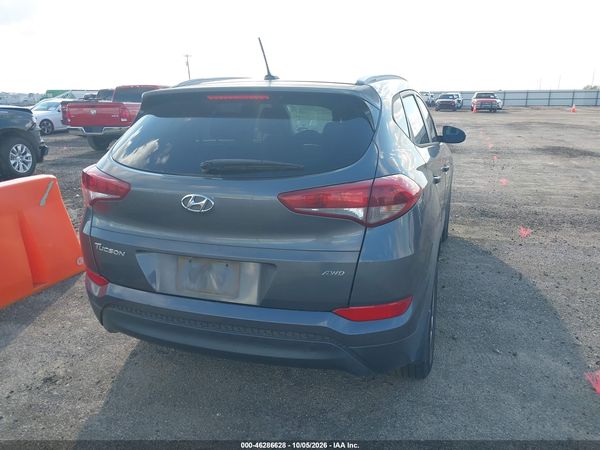 2016 HYUNDAI TUCSON SE — I4