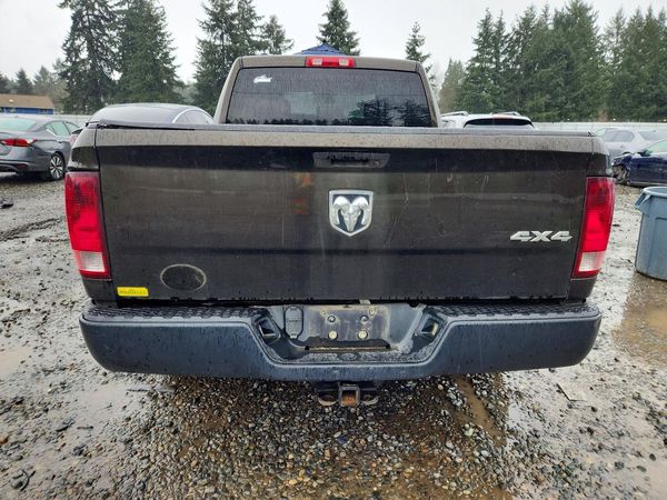2014 RAM 1500 ST QUAD CAB 4X4