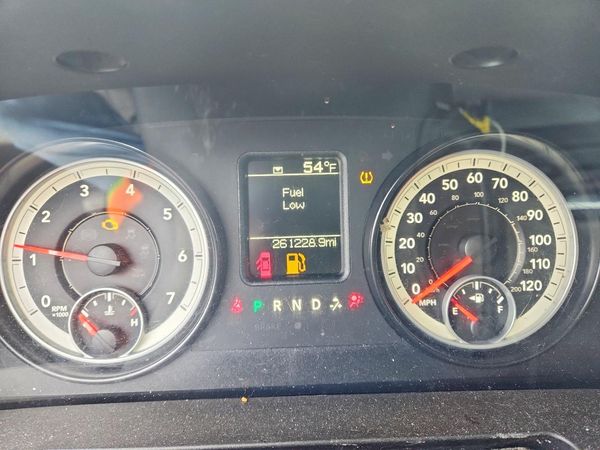 2014 RAM 1500 ST QUAD CAB 4X4