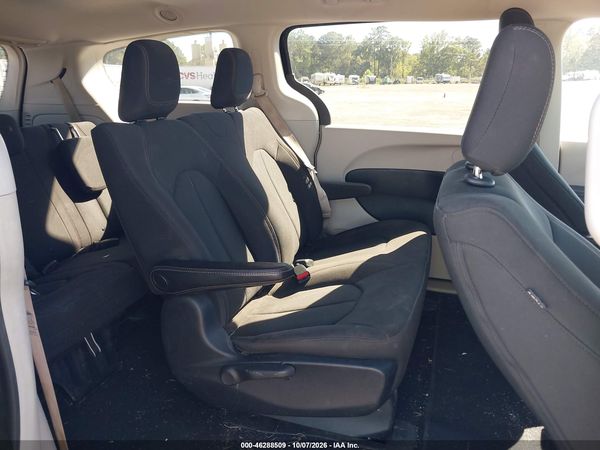2018 CHRYSLER PACIFICA L — I8