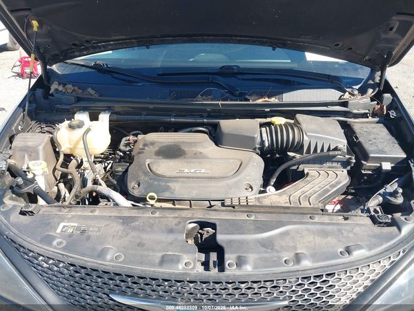 2018 CHRYSLER PACIFICA L — I10