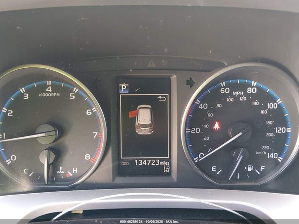 2018 TOYOTA RAV4 LE — I7