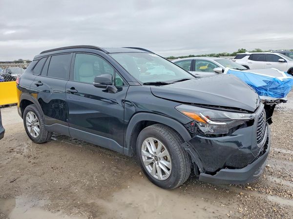 2022 TOYOTA COROLLA CROSS