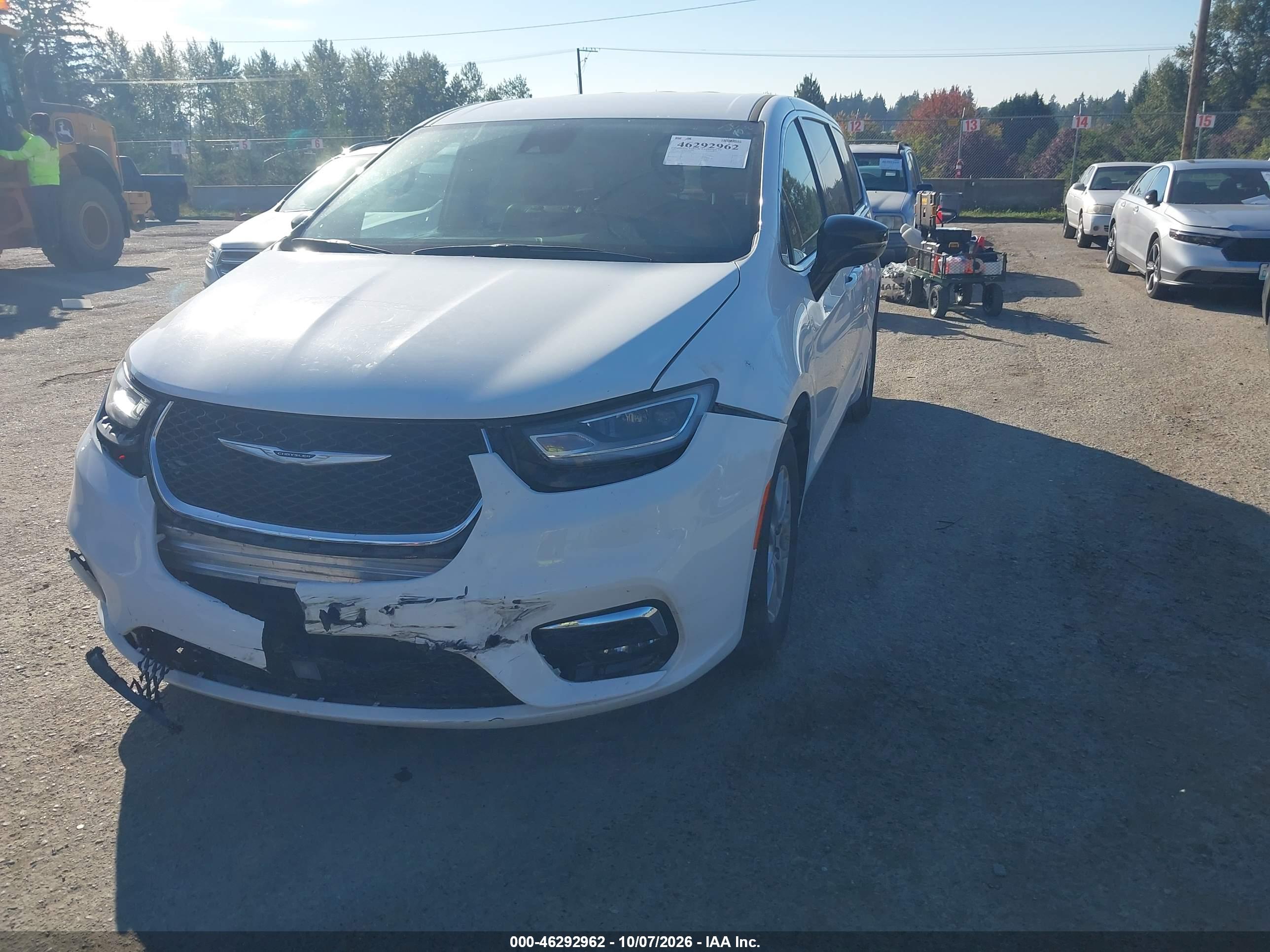 2025 CHRYSLER PACIFICA SELECT — I2