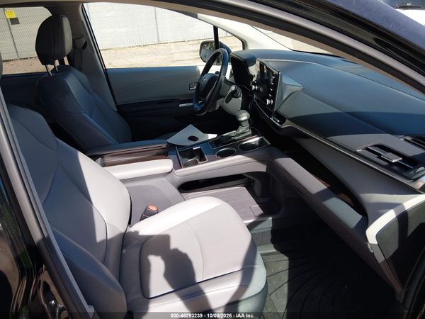 2024 TOYOTA SIENNA XLE — I5
