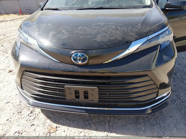2024 TOYOTA SIENNA XLE — I6