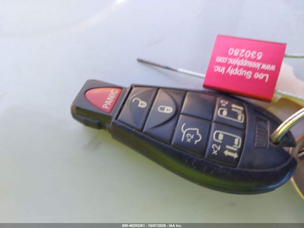 2013 DODGE GRAND CARAVAN SXT — I11