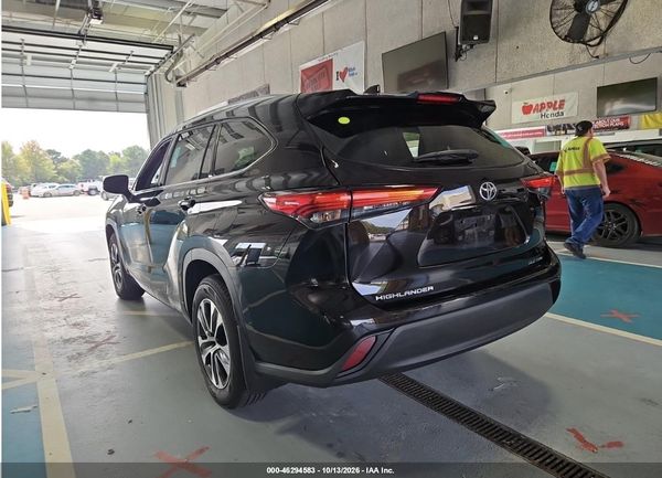 2021 TOYOTA HIGHLANDER XLE — I3