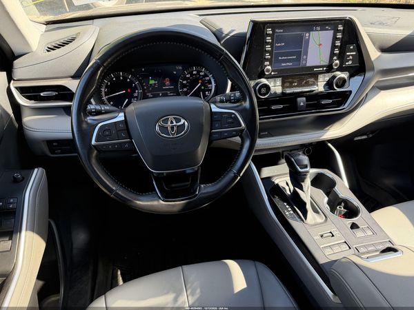 2021 TOYOTA HIGHLANDER XLE — I153