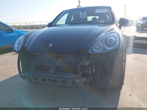 2014 PORSCHE CAYENNE PLATINUM EDITION — I6