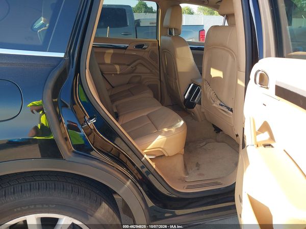 2014 PORSCHE CAYENNE PLATINUM EDITION — I8