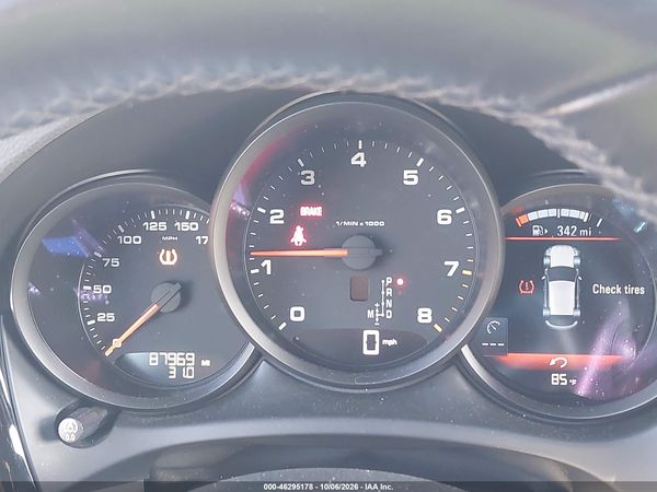 2019 PORSCHE MACAN — I7