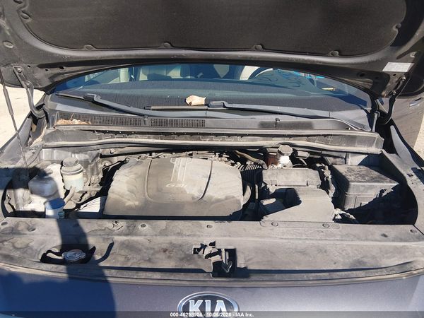 2017 KIA SEDONA LX — I10