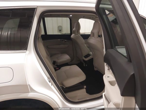 2020 VOLVO XC90 T6 MOMENTUM 6 PASSENGER — I8