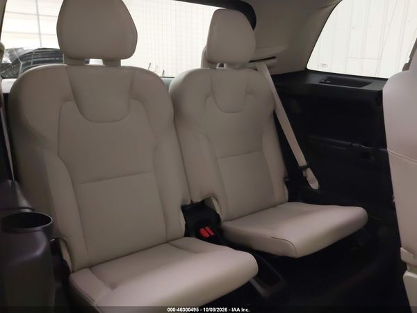 2020 VOLVO XC90 T6 MOMENTUM 6 PASSENGER — I152