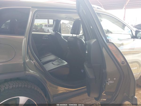 2017 JEEP RENEGADE SPORT 4X4 — I8
