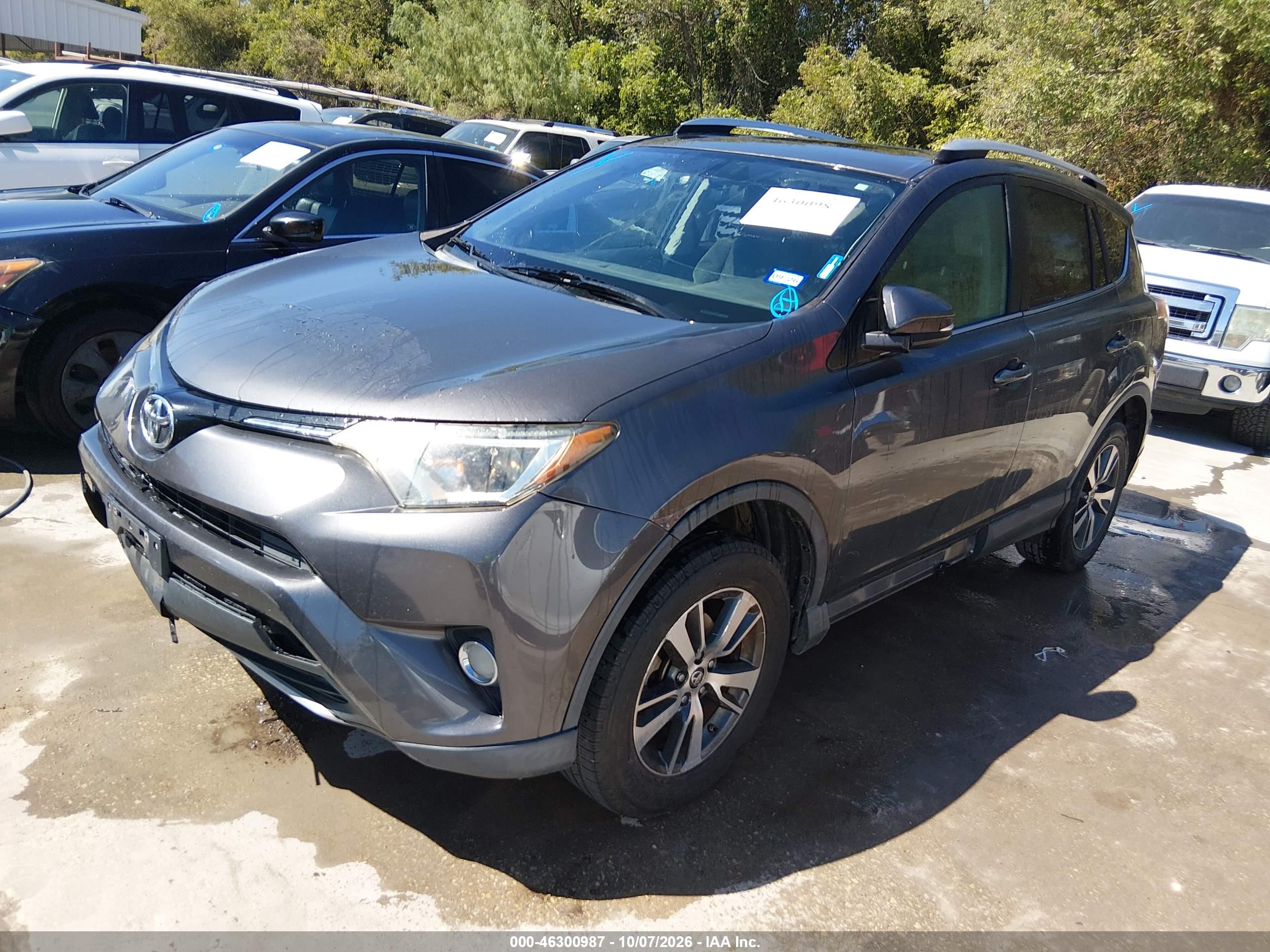 2016 TOYOTA RAV4 XLE — I2
