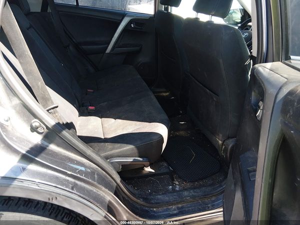2016 TOYOTA RAV4 XLE — I8