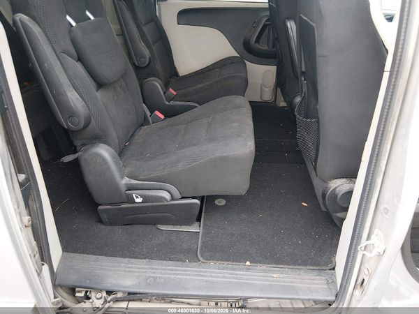 2016 DODGE GRAND CARAVAN SXT — I8