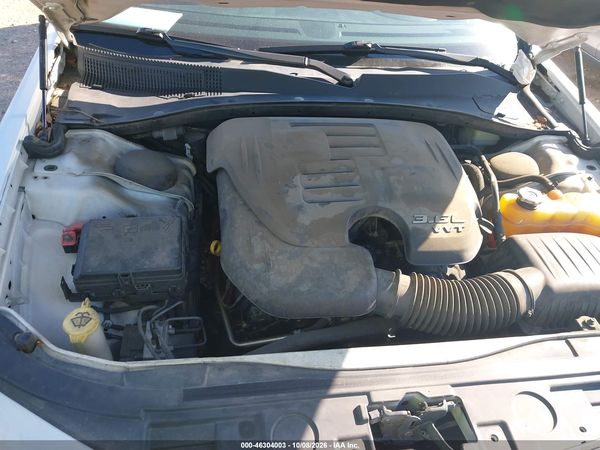 2014 CHRYSLER 300 300S — I10